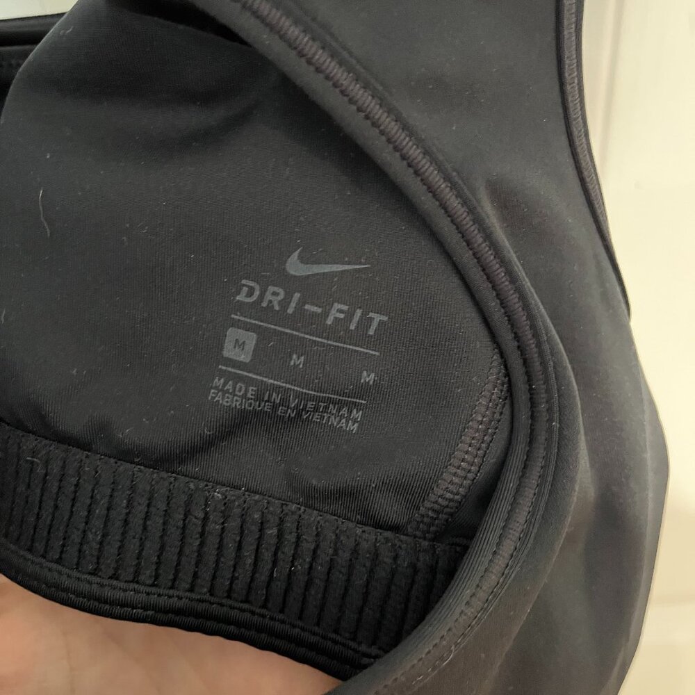 Nike Swoosh Sports Bra - Picture 4 of 4